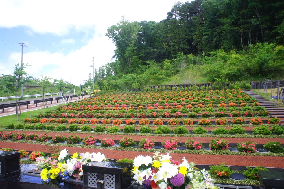 25区樹木葬墓地「四季の丘」